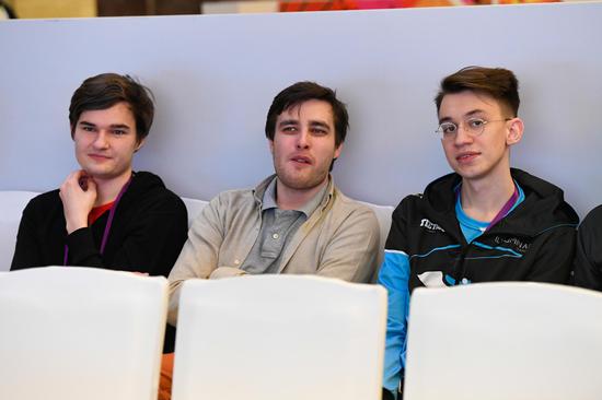 WESG全球总决赛炉石小组赛第一日战况