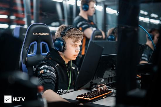 SLIȺNAVI 3-0fnaticҫϺ̲
