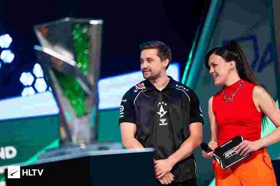 【蜗牛电竞】HooXi:Astralis肯定是一线队,VRS扼杀路人梦想【EV扑克小游戏官网】