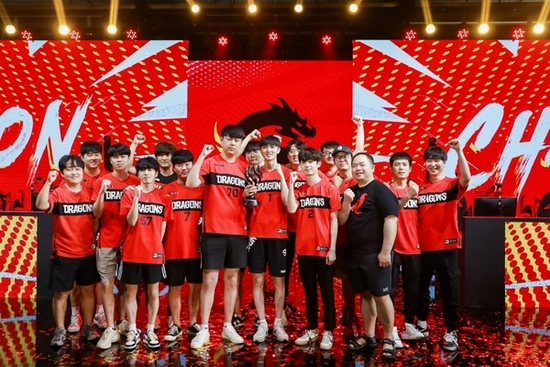  上海龙之队获得 2021赛季《守望先锋联赛》总冠军