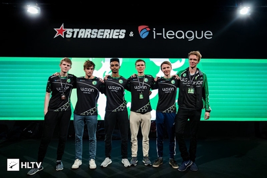 右起为Lifedance，stavn和Dragonfly三兄弟