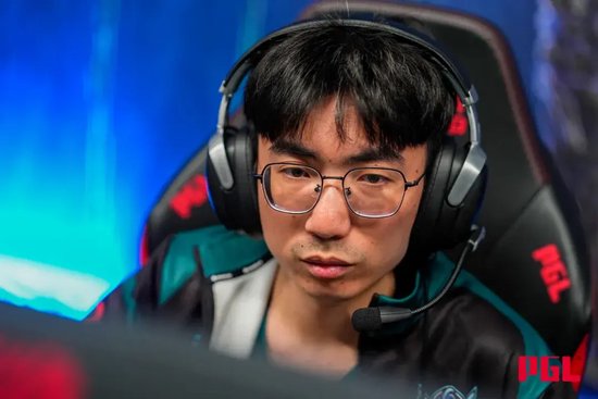 【蜗牛电竞】陨落!战车与XG落入1-1组!难选!今日两场比赛15点同开【EV扑克小游戏官网】