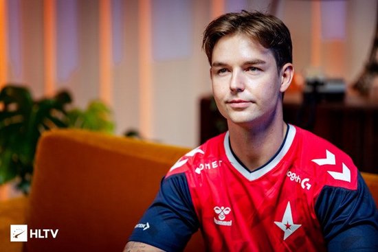 【蜗牛电竞】离开豪门去二线打拼，device讲述在100T找回纯粹的快乐【EV扑克小游戏官网】