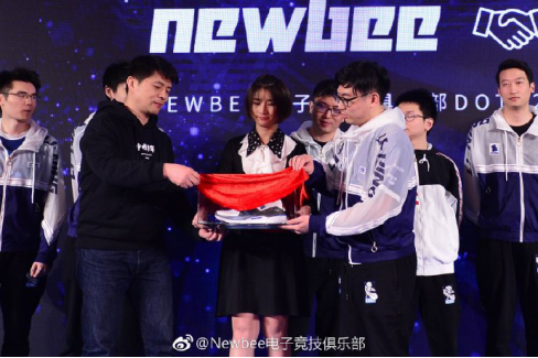 李宁成为Newbee官方赞助商