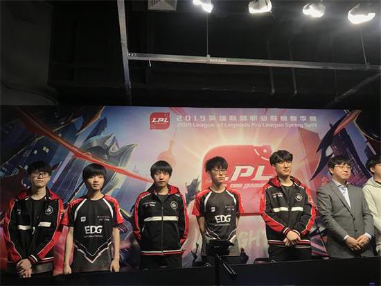 厂长:只要失误少,我们对线和打团都很强