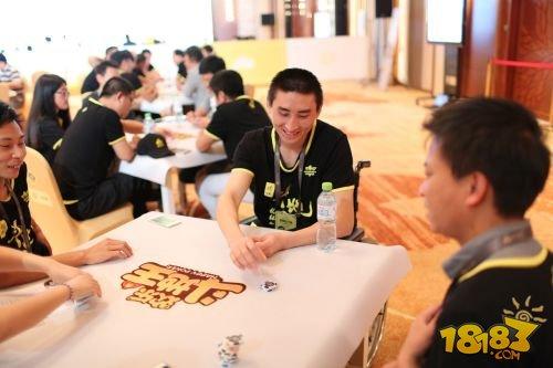 2015腾讯棋牌年度盛典：对三要不起 欢乐斗地主边赛欢乐多