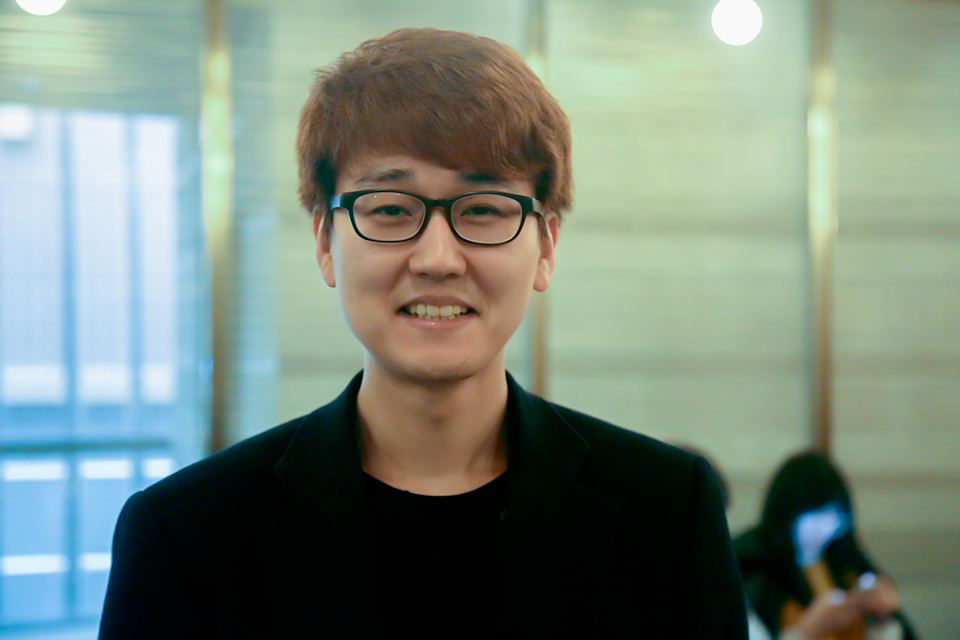 QG教练谈UZI替补:原本阵容最好 嘉怡表现不错