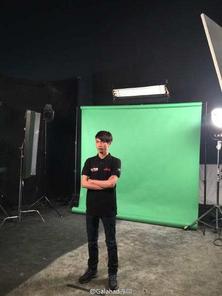 冬季赛先睹为快 EHOME战队定妆照加表情包-