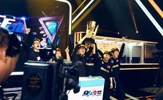 回顾CFPL历届冠军 细数最高荣誉归属之路_C