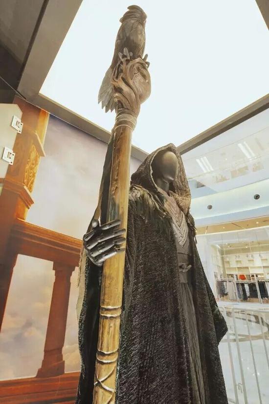 原版道具亮相 魔兽电影上海主题展展厅一览