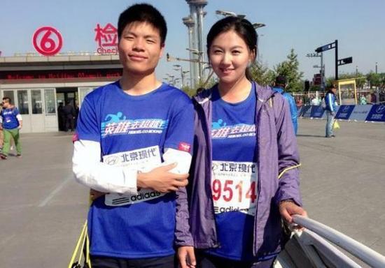 年龄不是问题!LOL小苍疑与大哥的恋爱公开