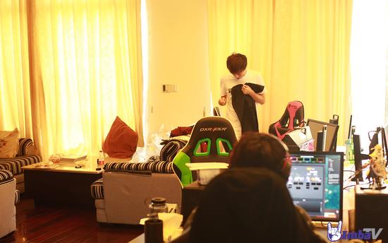 lar专访:5年的青春年华不及我的TI梦-新浪电竞-