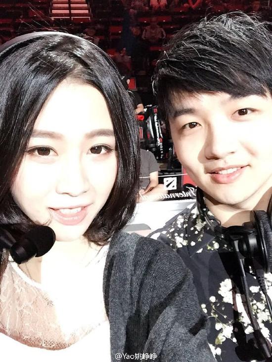 DOTA女解说冷冷爆照秀事业线 网友一言不合就开车-DOTA2官网合作专区-DOTA2激活码-DOTA2视频-新浪游戏-新浪网