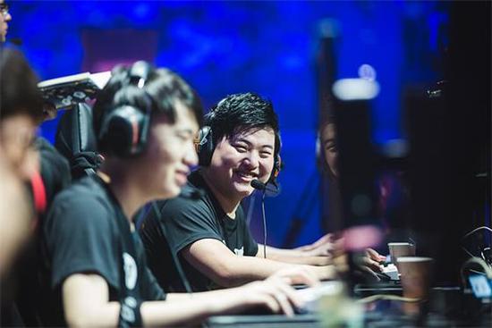 适应与改变 Doublelift和Uzi谈何为ADC-新浪电