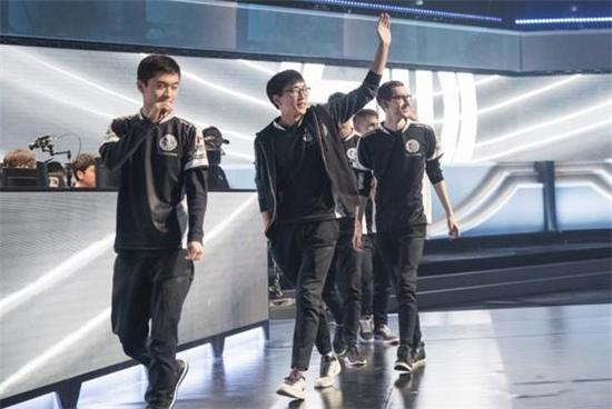 适应与改变 Doublelift和Uzi谈何为ADC-新浪电