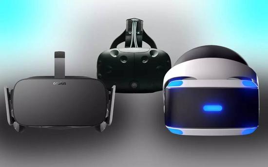 从左至右：Oculus Rift、HTC Vive、PS VR。它们正上演着 “三国演义”