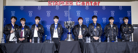 SKT总决赛赛后访:一年辛苦全部释放 新皮肤想要阿狸