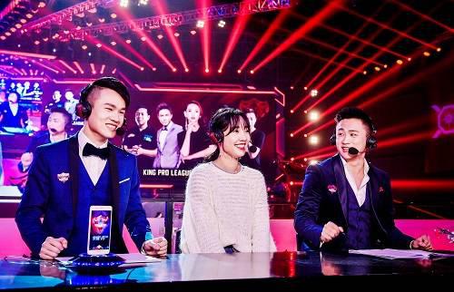 隐藏的游戏高手 白百何电竞表演赛惊呆网友_玩