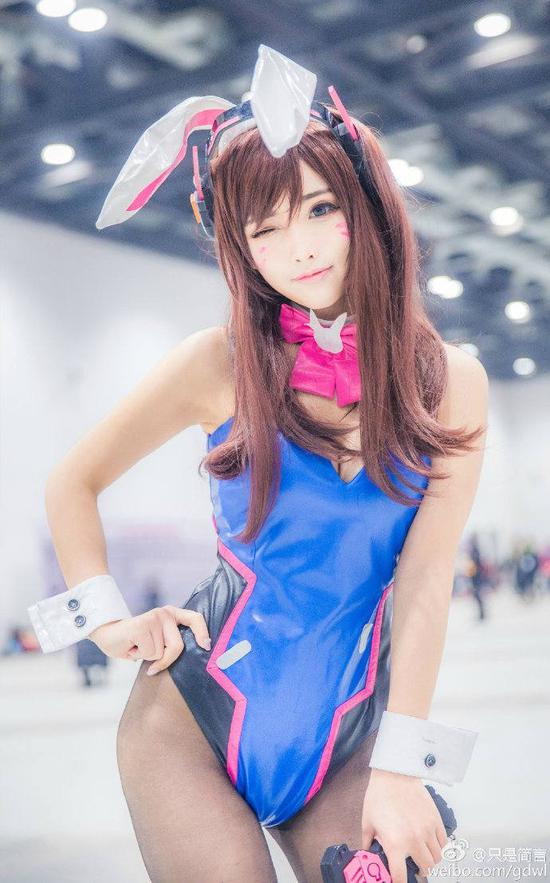 颜值与身材并存!守望先锋dva兔女郎cos秀赏析