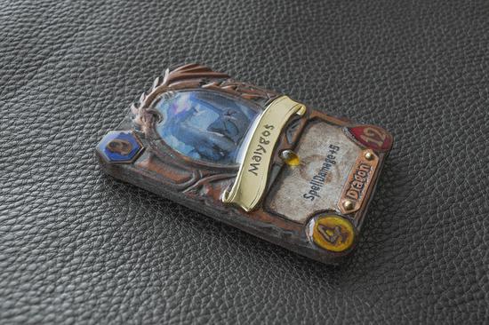 这手艺没谁了《炉石传说》玩家制作逼真实体橙卡
