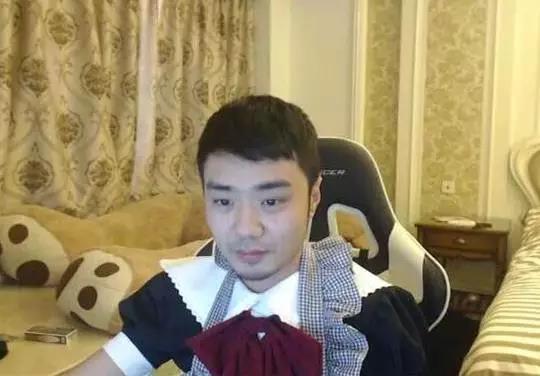 ao8:这次没有切假腿 退役是准备结婚-DOTA2官