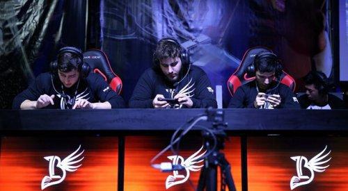 移动电竞飞速发展:职业选手月薪最低2万 最高