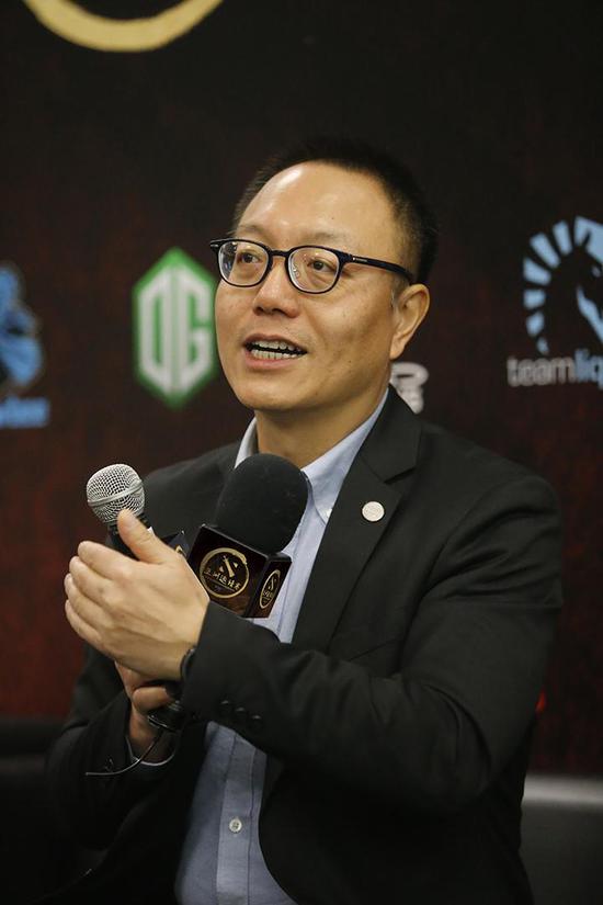 国队登顶 他们如何把游戏玩成职业-新浪电竞-最