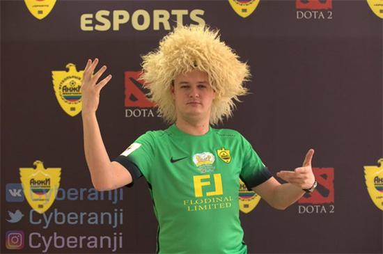 问:是安致俱乐部的邀请让你重回职业圈吗?还是说你自己早有此意?得到一份来自安致俱乐部的合同和其他合同有什么区别?