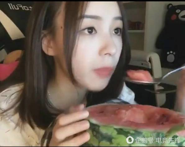 别急,氧气专辑周二珂就要在筹备自己的第一张美女,据说9视频一直发行制服月份诱惑美女图片