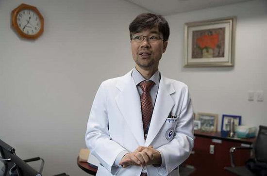 韩国心理健康国家中心的专家Lee Tae-kyung