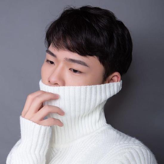 辛巴女装直播调戏好友,变声器盛行你还敢网恋