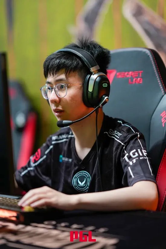 【蜗牛电竞】陨落!战车与XG落入1-1组!难选!今日两场比赛15点同开【EV扑克小游戏官网】