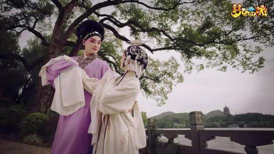 ��ָ���ϵ��λ�4������Ϸ����������Ļ�����֮��