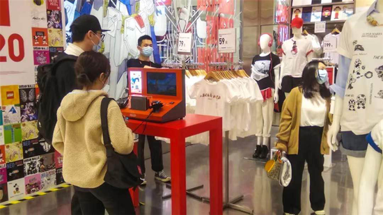 会有一天，人们在服装店里看见游戏机也毫不惊讶吗？