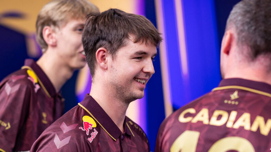 【蜗牛电竞】离开豪门去二线打拼，device讲述在100T找回纯粹的快乐【EV扑克小游戏官网】