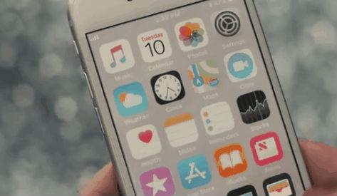 三星广告再怼苹果 拿新款S9跟几年前的iPhone