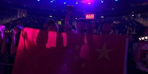 绝地求生PGI韦神带蜜蜂仔慈善赛吃鸡 虐爆单身狗