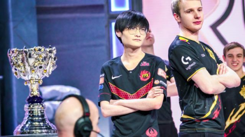 S9纵横：虎牙签约战队FPX过关斩将 决赛能否再创佳绩