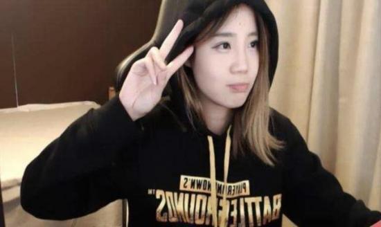 绝地求生主播雪mm被锤开挂 单点打出全自动操作