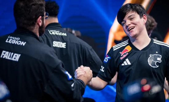 媒体分析：molodoy是如何“压制”m0NESY的？