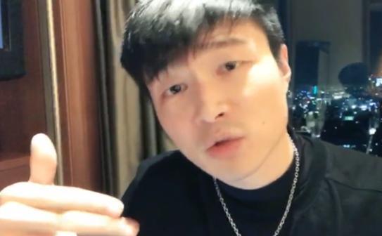 主播帝师直播透露绝地求生外挂价格 吃鸡主播都是用外挂
