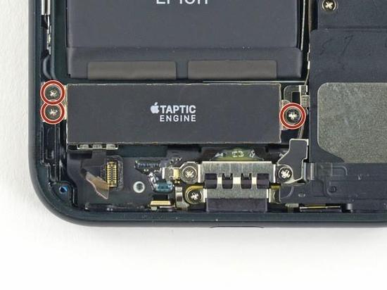 iPhone 7的Taptic Engine位置