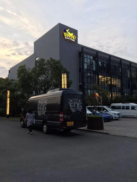 一位蓝游员工的2017年,是这样度过的