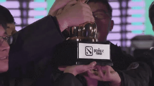 EHOME夺冠 前Wings成员为老队友加油点赞