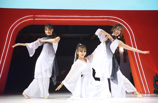 Լͷҡչ̨ת2019ChinaJoy