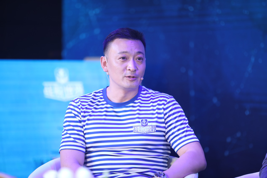空中网集团董事长兼CEO王雷雷表示希望以年轻人喜闻乐见的形式,传播军武文化和爱国精神