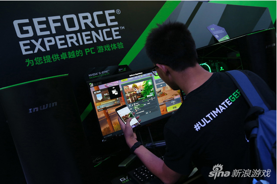 ChinaJoy现场一名GeForce 玩家将《堡垒之夜》的精彩视频分享到微博