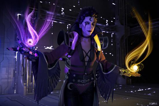 ����˹��ŮCOS�������ȷ桷Ī���� ���а����ԭ