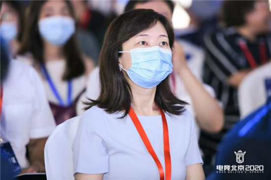 首创集团文创办主任、首创创投董事长崔萍出席大会