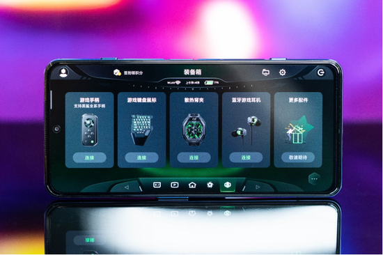 新浪游戏实验室：黑鲨游戏手机4，骁龙870加磁动力升降肩键，定位游戏手机次旗舰